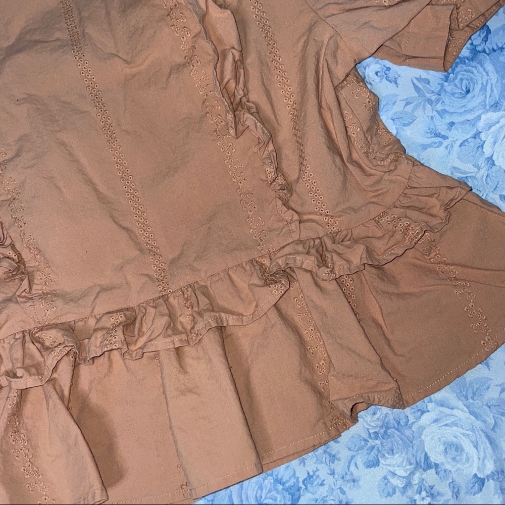 Universal Thread Medium Tan Ruffled Eyelet Blouse - image 2
